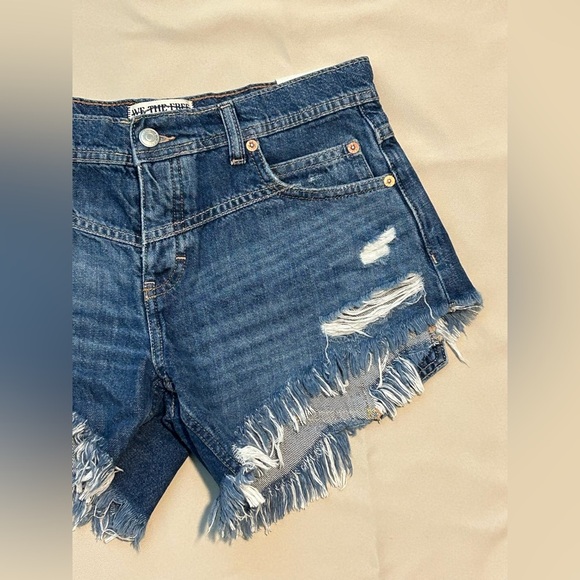 NWT We The Free Westwood Mid Rise High Low Shorts - Size 25 - Picture 4 of 14